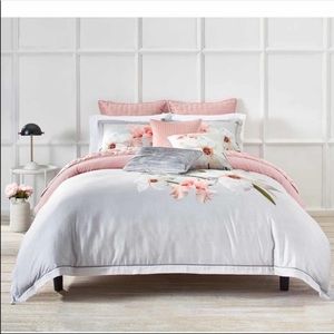 Ted Baker King Comforter & Sham Sets